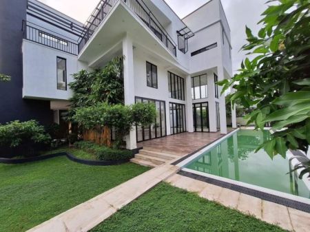 Pool - (SE1240) 5 Bedroom house for sale in Battaramulla for Rs. 175 million (negotiable)