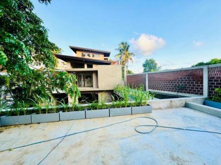 Pool - (SE940) 5 Bedroom house for sale in Nugegoda for Rs. 180 million (negotiable)