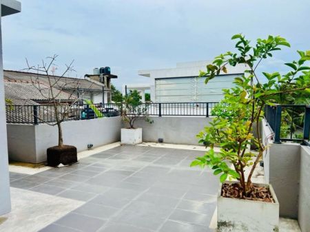 Pool - (SE984) 5 Bedroom house for sale in Nugegoda for Rs. 95 million (negotiable)