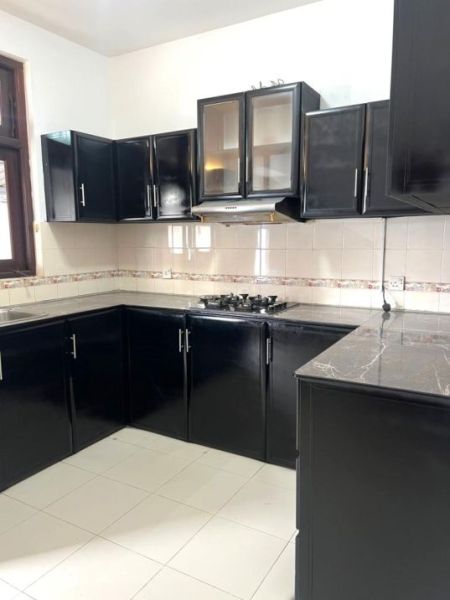 Kitchen - Luxurious Villa for Rent in Dehiwala – Ideal Family Home