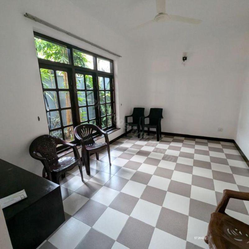 Kohuwala House for sale/rent