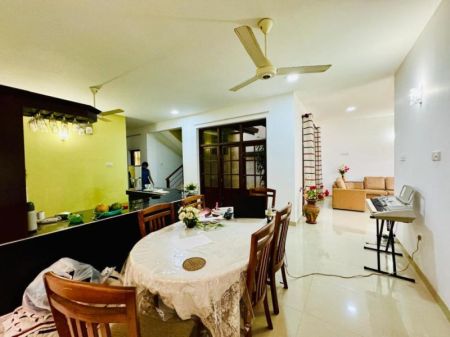 Dining room - (SE1090) 5 Bedroom house for sale in Pita Kotte for Rs. 129 million (negotiable)