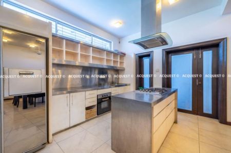 Kitchen - House for Rent - Colombo 05 | LKR 675,000