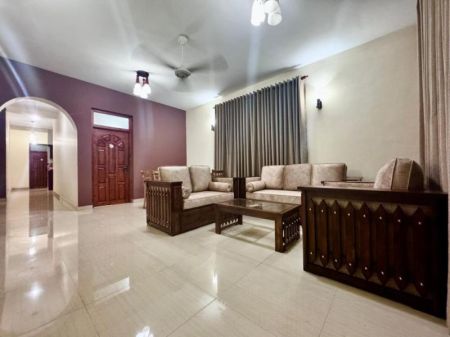 Living Room - Fully furnished 3 Bedroom apartment for rent in Kalubowila