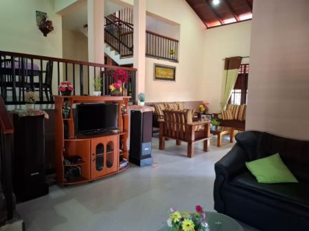 Living Room - 3 story 5 bedroom Villa type house FOR SALE in Piliyandala Kahathuduwa. 