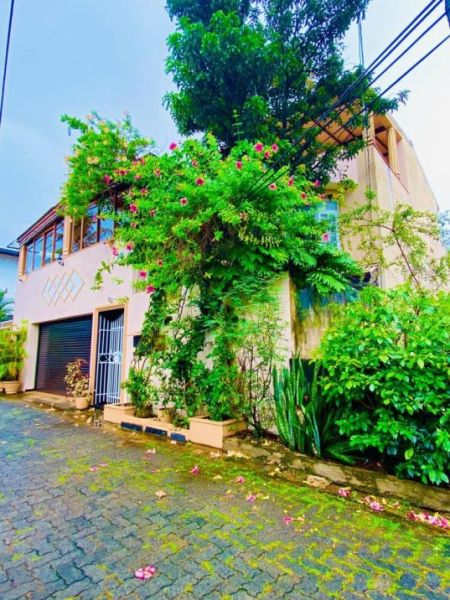 Pool - Ratmalana Off Attidiya - Mirihana Main Road 03 Storied  04 Unit House on 12 Perches of Land for Sale