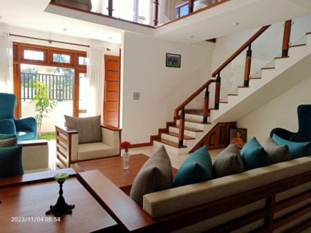 Living Room - Newly Built Luxury House for Sale in Lake Road, Pelawatta - Battaramulla - LKR 100 Million | KO-543