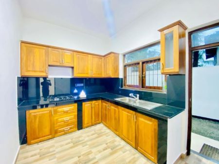 Kitchen - (SE1077) 5 Bedroom house for sale in Kottawa for Rs. 58 million (negotiable)