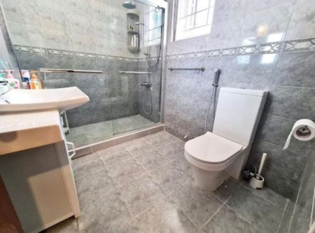 Bathroom - 05 Bedroom Unfurnished House for Rent in Colombo 07 (A1481)