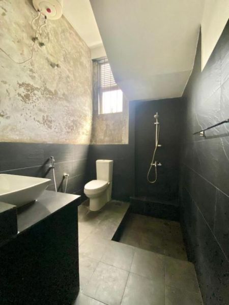 Bathroom - Kelaniya Specious Unfurnished House For Rent