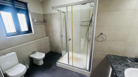 Bathroom - Colombo 5 4 Bedroom Fully Furnished House For Rent 