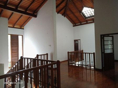 Dining room - Colonial Type Spacious House for Sale in Athurugiriya | LKR 180 Million | KO-14