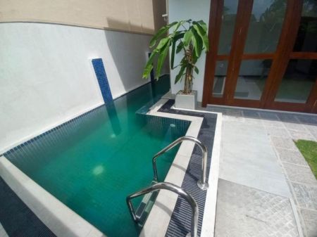 Pool - Brand New Luxury Three-Story House for Sale in Battaramulla (Ref: H2150)