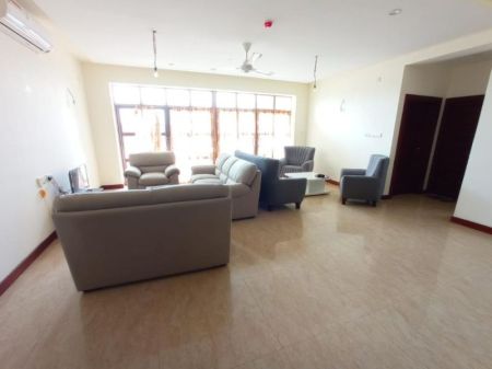 Living Room - West Minister - 04 Bedroom Unfurnished Apartment For Rent in Colombo 03 (A78)