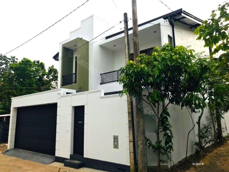 Madapatha House for sale/rent