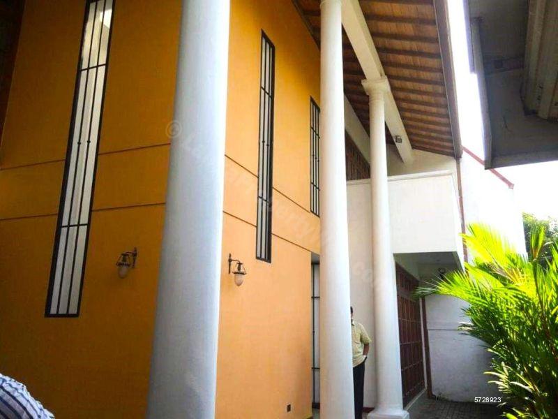 Dehiwala House for sale/rent