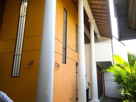 Exterior - Elegant Two-Unit House for Sale in Dehiwala/Mt Lavinia Border ( URGENT)