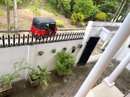 Exterior - Elegant Two-Unit House for Sale in Dehiwala/Mt Lavinia Border ( URGENT)