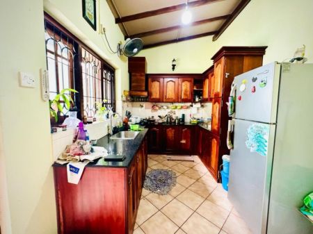 Kitchen - ⭕️(S604) 3 Storey House For Sale in Thalawathugoda, Hokandara