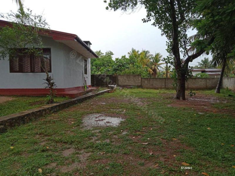 Malabe Land with house for sale/rent