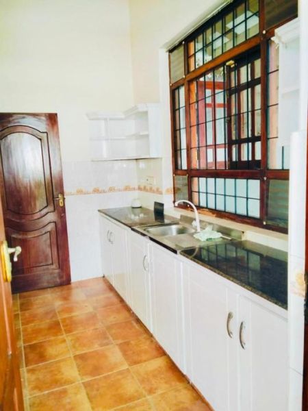 Kitchen - (P348) TThree-Storied House for Rent in Nugegoda