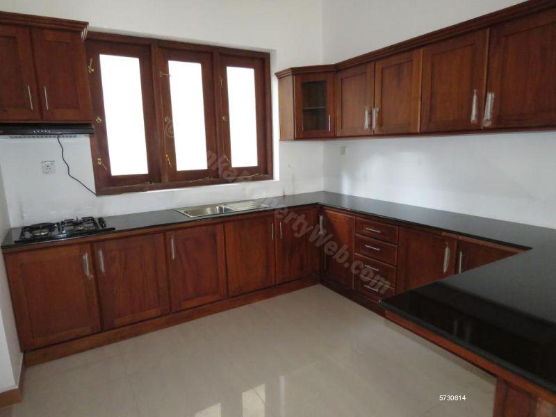 Nawala House for sale/rent