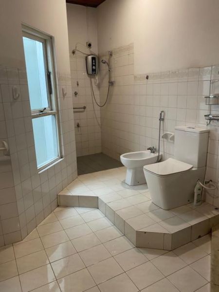 Bathroom - House For Rent In Colombo 8 ( File Number 1110b/8 ) Close To Fairfield Garden