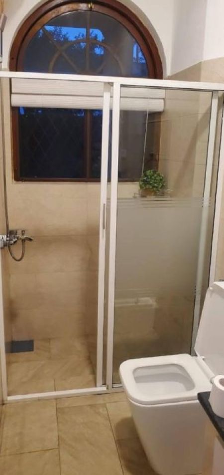 Bathroom - House For Rent In Colombo 7 (file No.916b/6) In Bauddhaloka Mawatha,