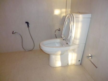 Bathroom - 4 Bedroom villa for rent in Near Mirrissa (Thal Aramba ) for Rs.330,000 (Per Month)