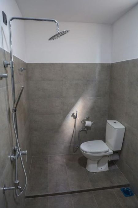 Bathroom - 5 Bedroom New tourist villa for rent in Weligama for Rs. 420000 (Per Month)