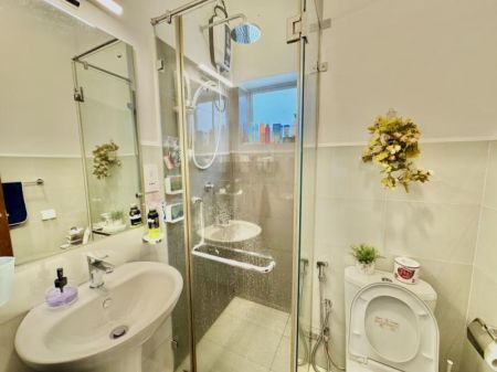 Bathroom - Luxury Fully Furnished 2 Bedroom Apartment For Sale in Ariyana Resort Athurugiriya 