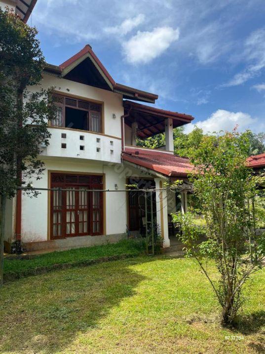 Baddegama House for sale/rent