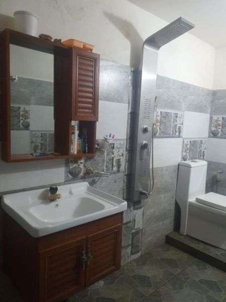 Bathroom - House for sale in Kasbewa