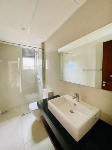 Bathroom - 2 bedrooms ~ furnished apartment immediate rent ~ Colombo 5 