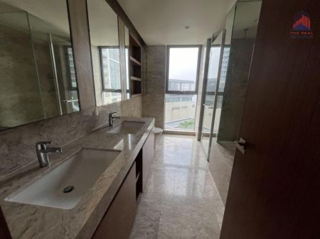 Bathroom - 2,200sqft 03 Bedroom for rent in Shangri-la East tower