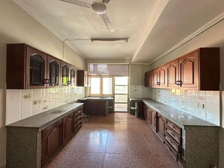 Kitchen - 3,000 Sq Ft Apartment for Rent in Colombo 4